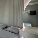 Skyline Retreat At Sky Towers With And Fitness Access Apartman