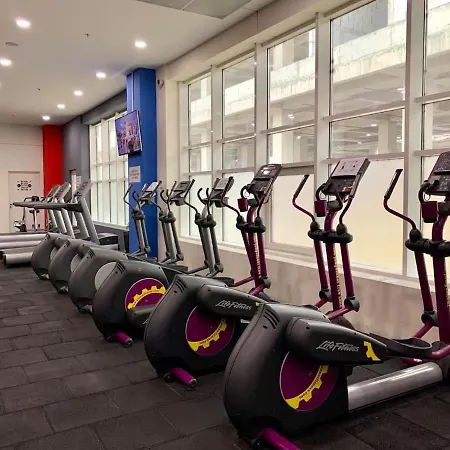 Skyline Retreat At Sky Towers With And Fitness Access Apartman