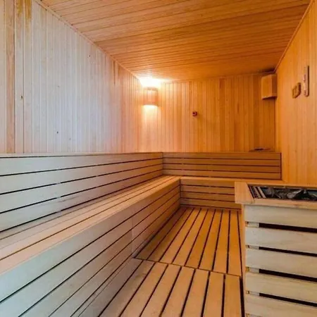 Skyline Retreat At Sky Towers With And Fitness Access * Skopje