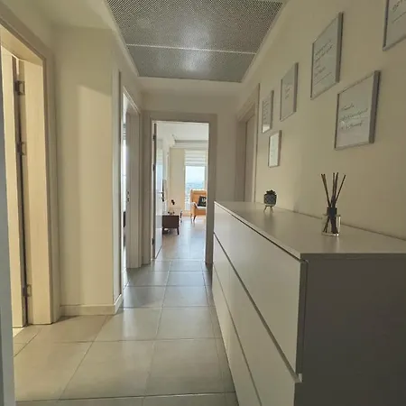 Appartement Skyline Retreat At Sky Towers With And Fitness Access Skopje