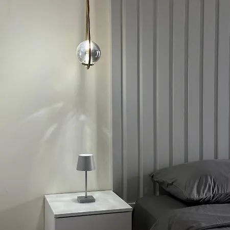 Skyline Retreat At Sky Towers With And Fitness Access *