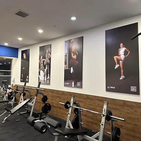 Appartamento Skyline Retreat At Sky Towers With And Fitness Access