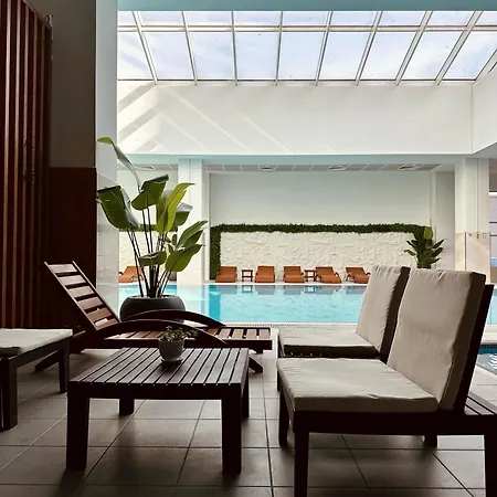 Skyline Retreat At Sky Towers With And Fitness Access Skopje