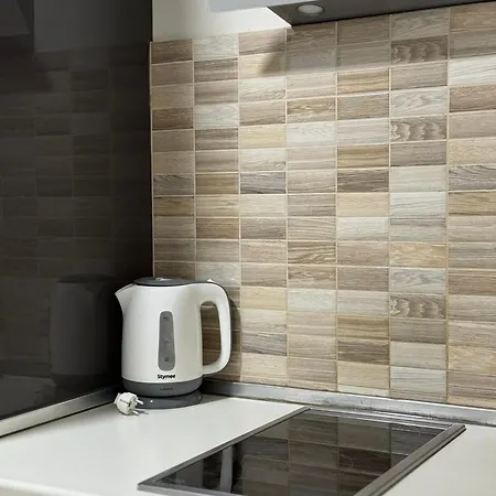 Skyline Retreat At Sky Towers With And Fitness Access Skopje