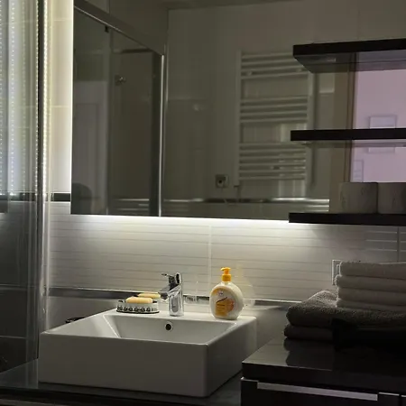 Skyline Retreat At Sky Towers With And Fitness Access Appartement *