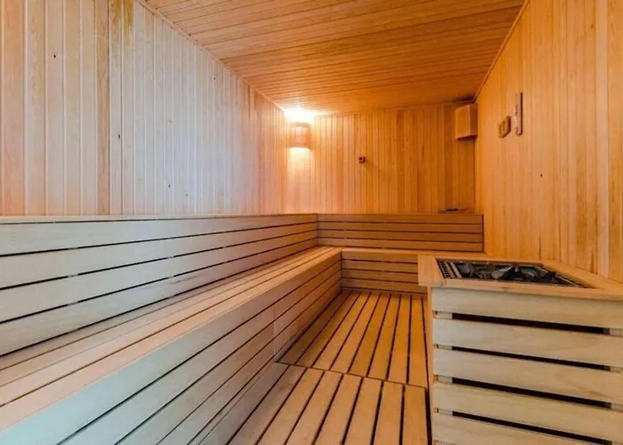 Skyline Retreat At Sky Towers With And Fitness Access * Skopje