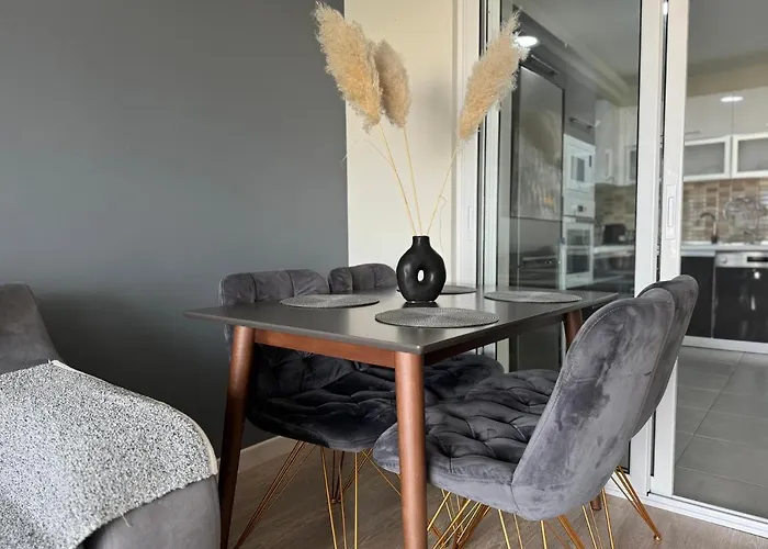 Skyline Retreat At Sky Towers With And Fitness Access Apartament