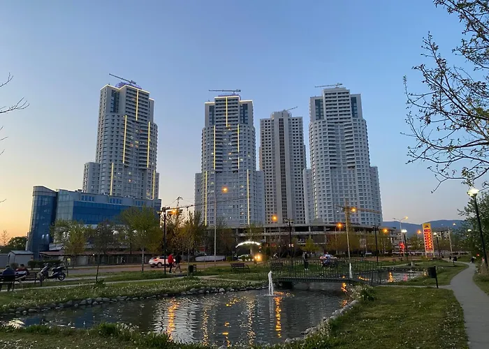 Skyline Retreat At Sky Towers With And Fitness Access *